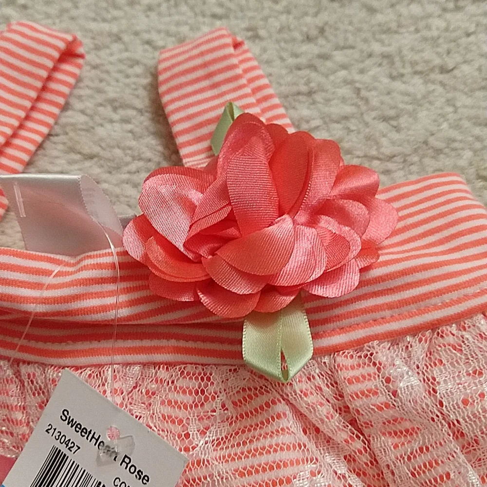 3/$33 NWT 2-pc Sweet Heart Rose Tunic and Capri Leggings 24M